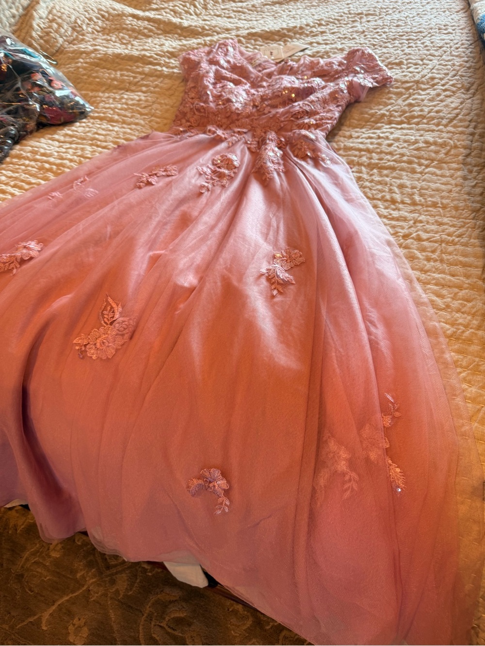NWT Formal Gown, Mauve Floral Applique’ Lace & Tulle Floor Length V-Neck Dress - Picture 13 of 13